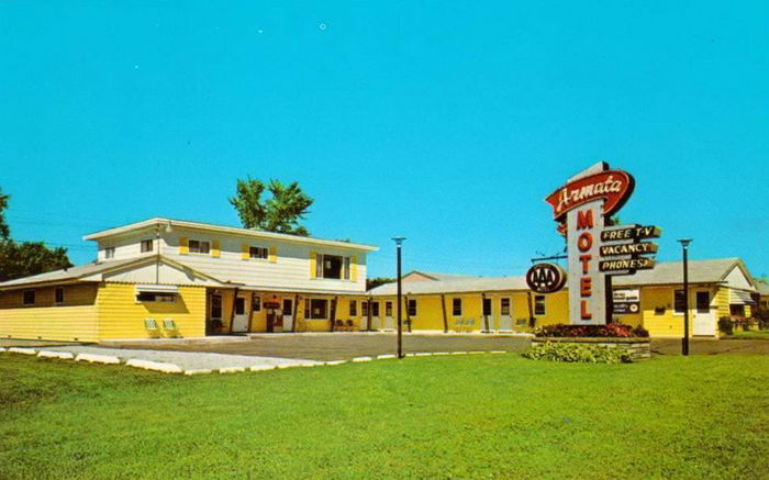 Quinn Motel (Armata Motel) - Old Postcard Photo